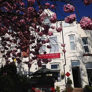 Robyn's Guest house